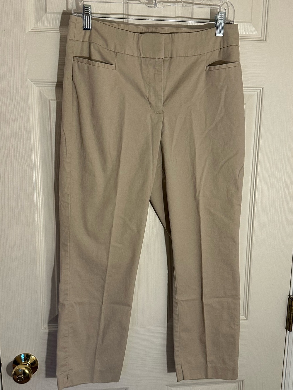 Ann Taylor Classic Women's Beige Straight-Leg capris size 2
